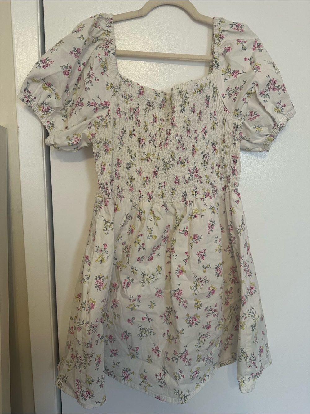 White Floral Smocked Puff Sleeve Mini Dress